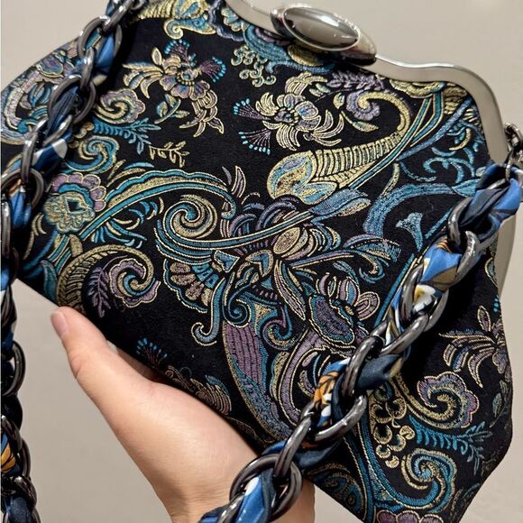 One Of A Kind! Unique Cowhide Embroidered Floral Print Handmade Metal Frame Bag - Picture 10 of 16